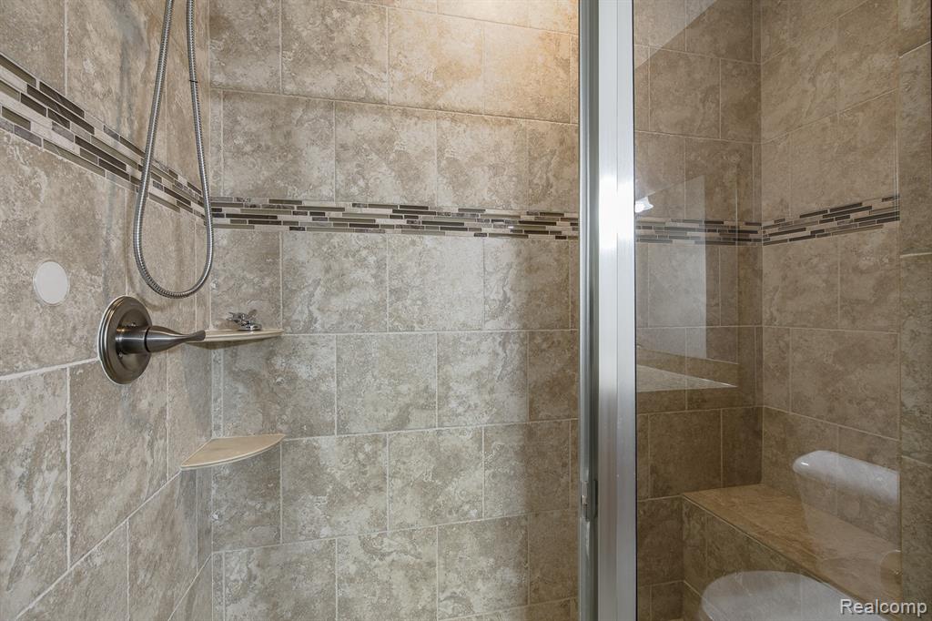 9573 Kingsway Circle, Clarkston, MI 48348 — Photo 35