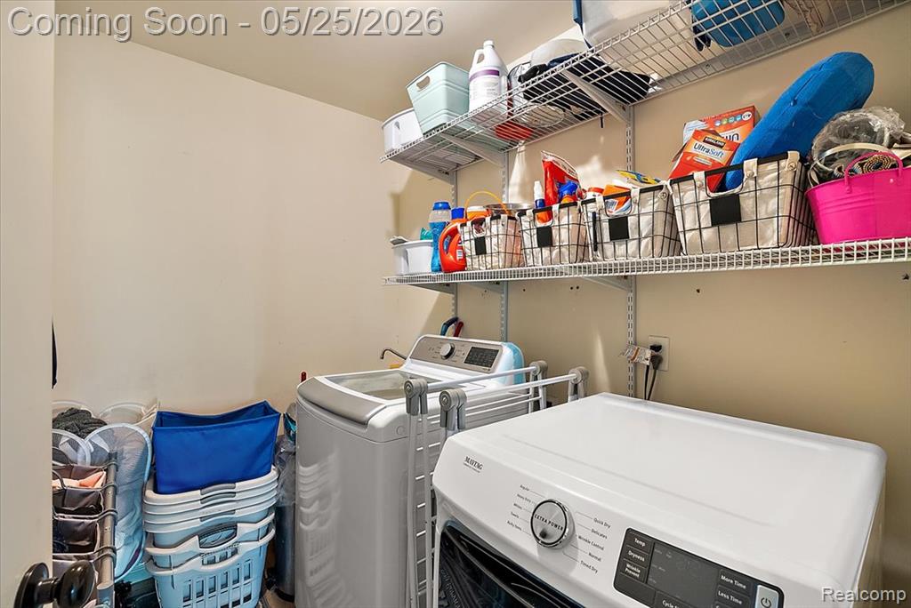 695 Dennison Court, Oakland, MI — Photo 41