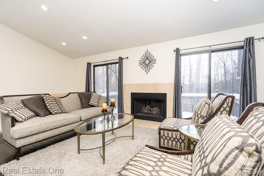 7086 Danbrooke Court, West Bloomfield, MI — Photo 7