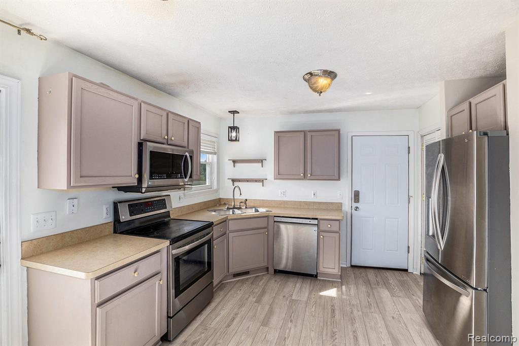 11632 Glen Mary Drive, Byron, MI 48418 — Photo 9