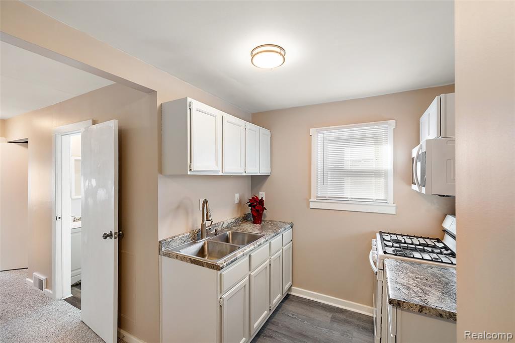 45 N Merrimac Street, Pontiac, MI 48340 — Photo 17