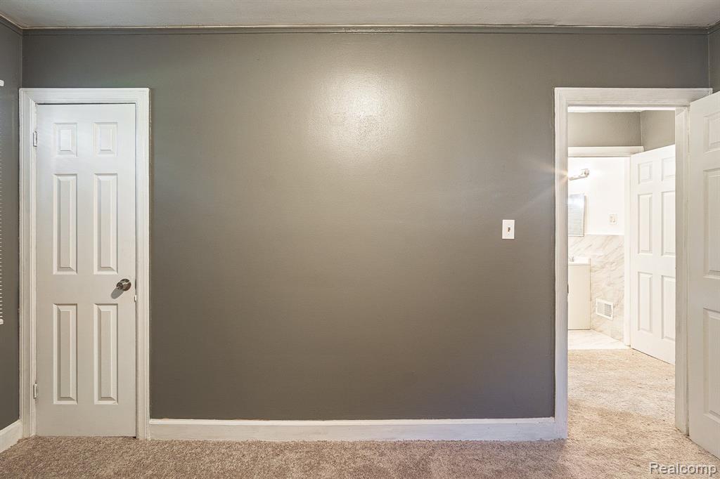 9938 WHITCOMB Street, Detroit, MI 48227 — Photo 16