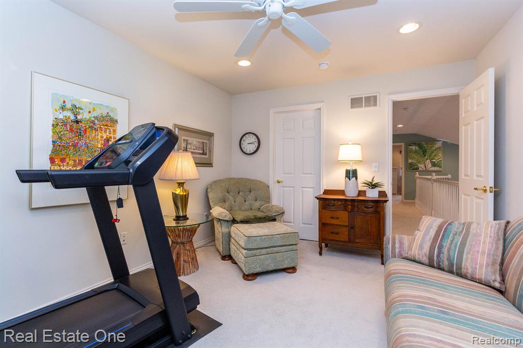 490 FRANKLIN LAKE Circle, Oxford, MI 48371 — Photo 43
