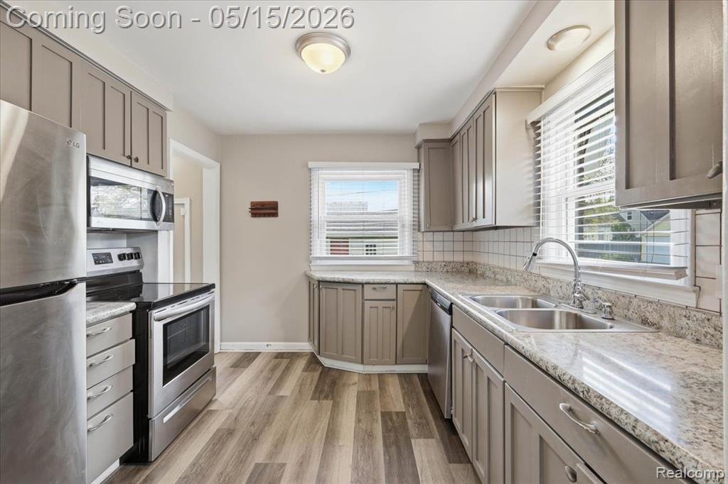 23200 Forest Street, Oak Park, MI 48237 — Photo 8