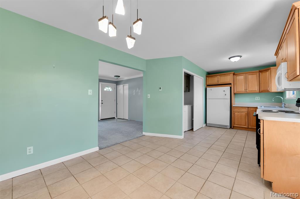 4640 ARDEN Avenue, Warren, MI 48092 — Photo 12