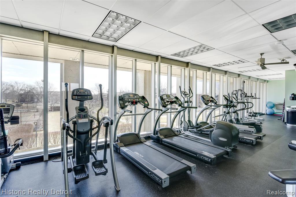 1300 E Lafayette, 1008, Detroit, MI 48207 — Photo 15