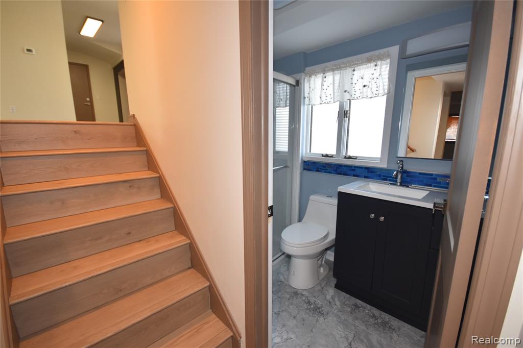 5106 Lakewood Drive, Grand Blanc, MI 48439 — Photo 21