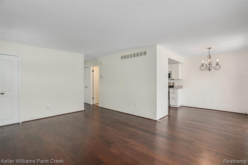 4952 Cara Court, Royal Oak, MI 48073 — Photo 4