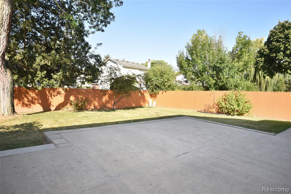 4451 Cypress Drive, Troy, MI 48085 — Photo 36