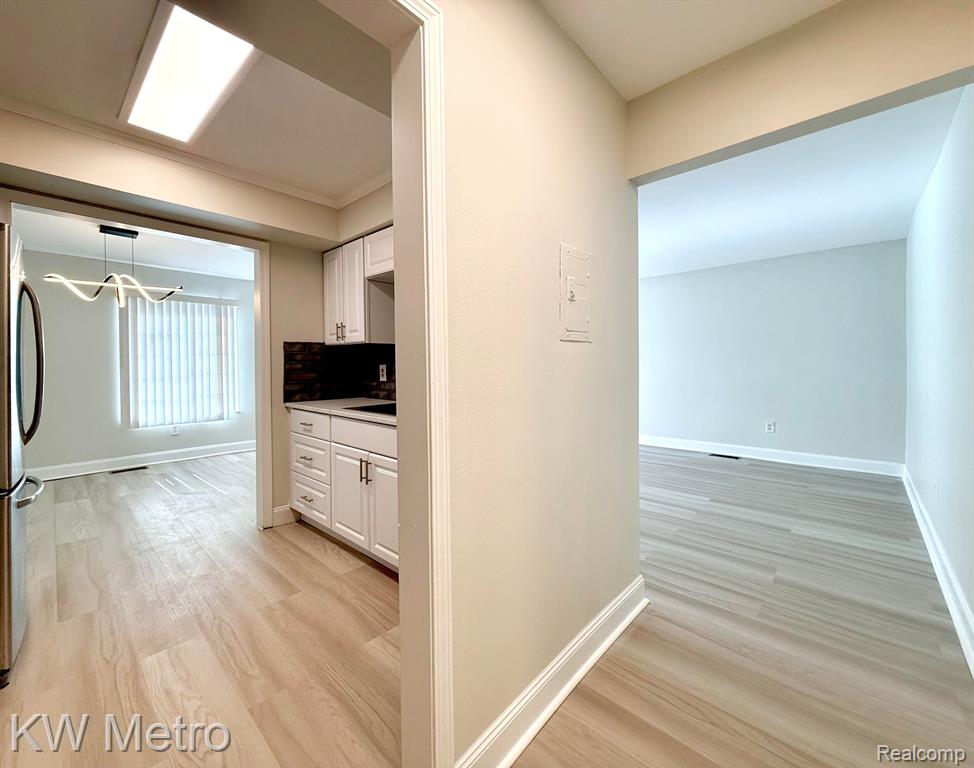 666 E FOX HILLS Drive, Bloomfield Hills, MI 48304 — Photo 4