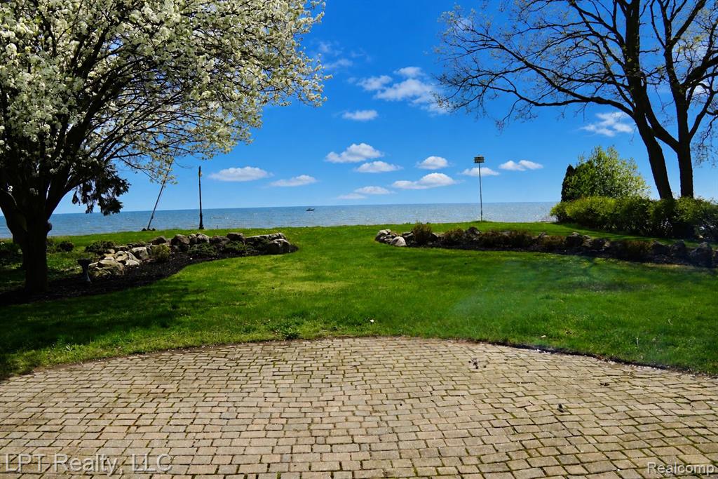 6210 Sterling Drive, Newport, MI 48166 — Photo 2