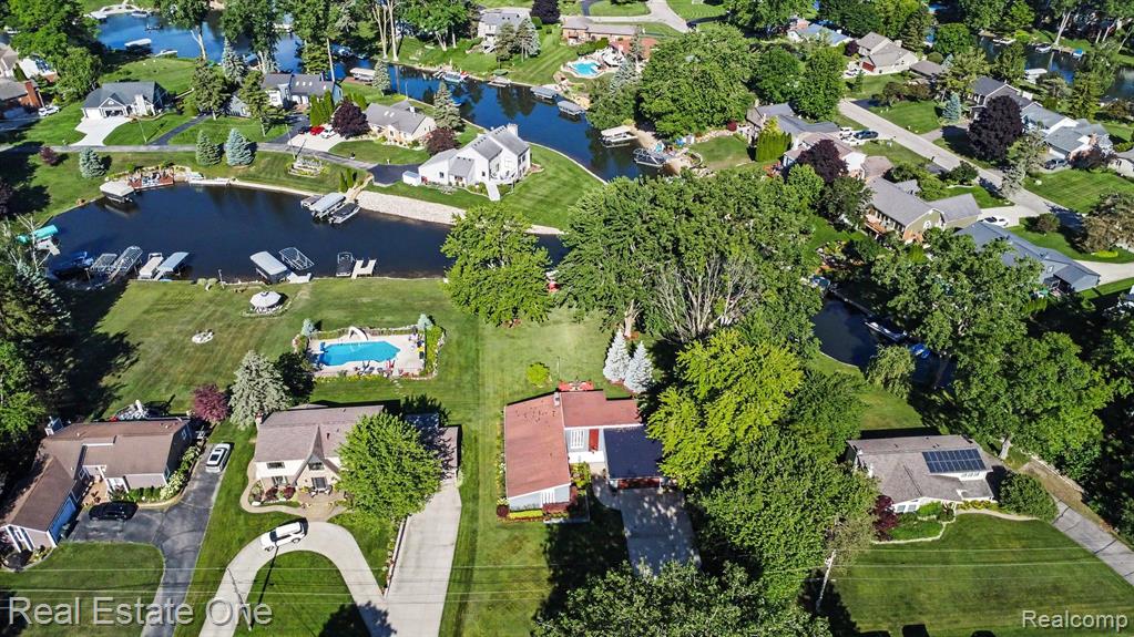 310 Pine Tree Rd Road, Lake Orion, MI 48362 — Photo 36