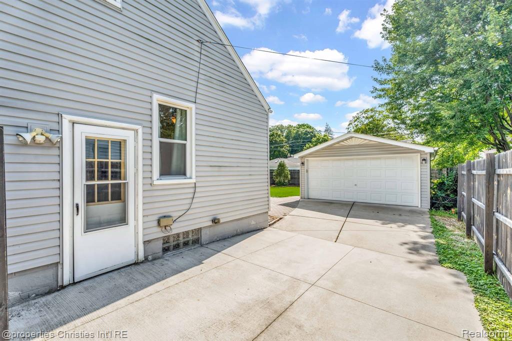 4095 CUMMINGS Avenue, Berkley, MI 48072 — Photo 29