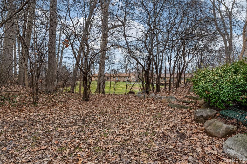 8732 Elizabeth Lake Road, White Lake, MI — Photo 35
