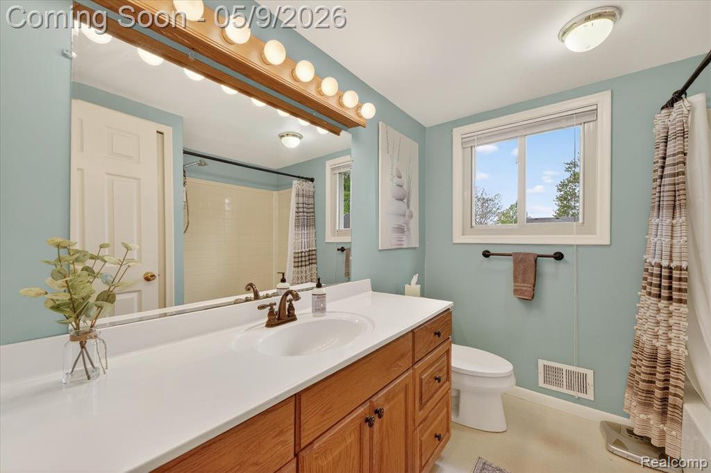 16621 Gatehouse Drive, Woodhaven, MI 48183 — Photo 19