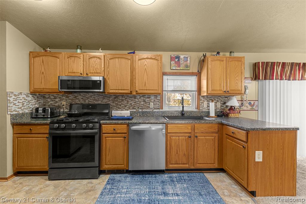 7455 Elliott Lane, Ypsilanti, MI 48197 — Photo 10