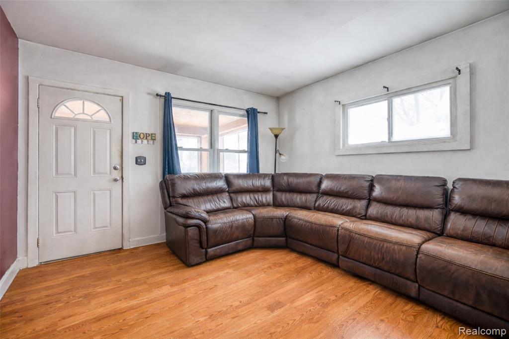 724 Robinwood Street, Pontiac, MI 48340 — Photo 7
