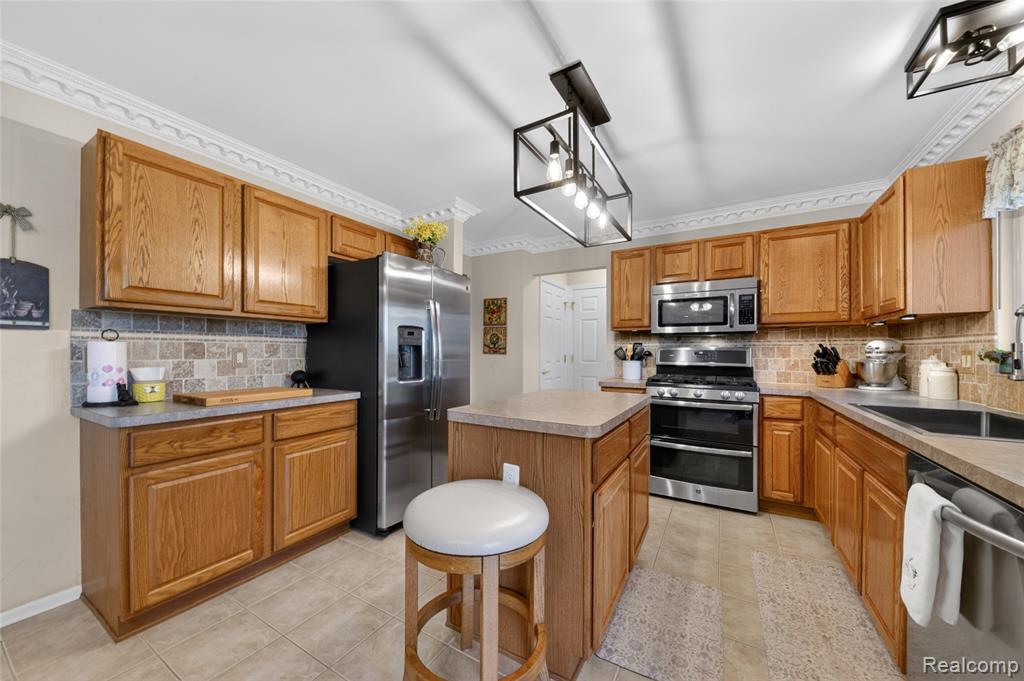 4728 Sherwood Circle, Canton, MI 48188 — Photo 11