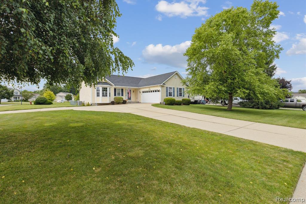 7206 Glen Oak Court, Grand Blanc, MI 48439 — Photo 3