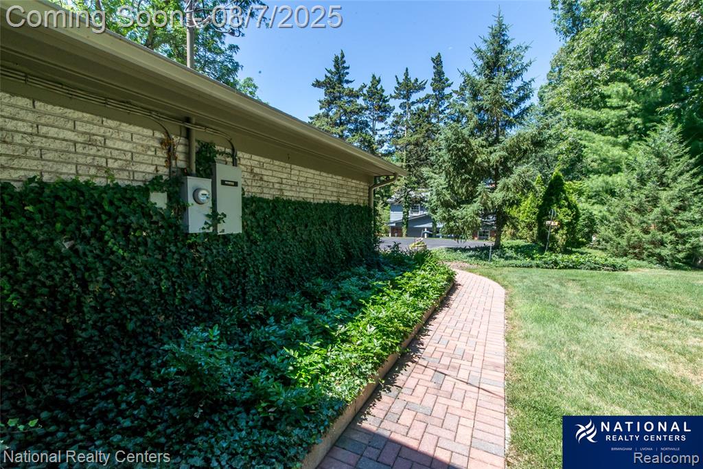 4933 Malibu Drive, Bloomfield Hills, MI 48302 — Photo 5