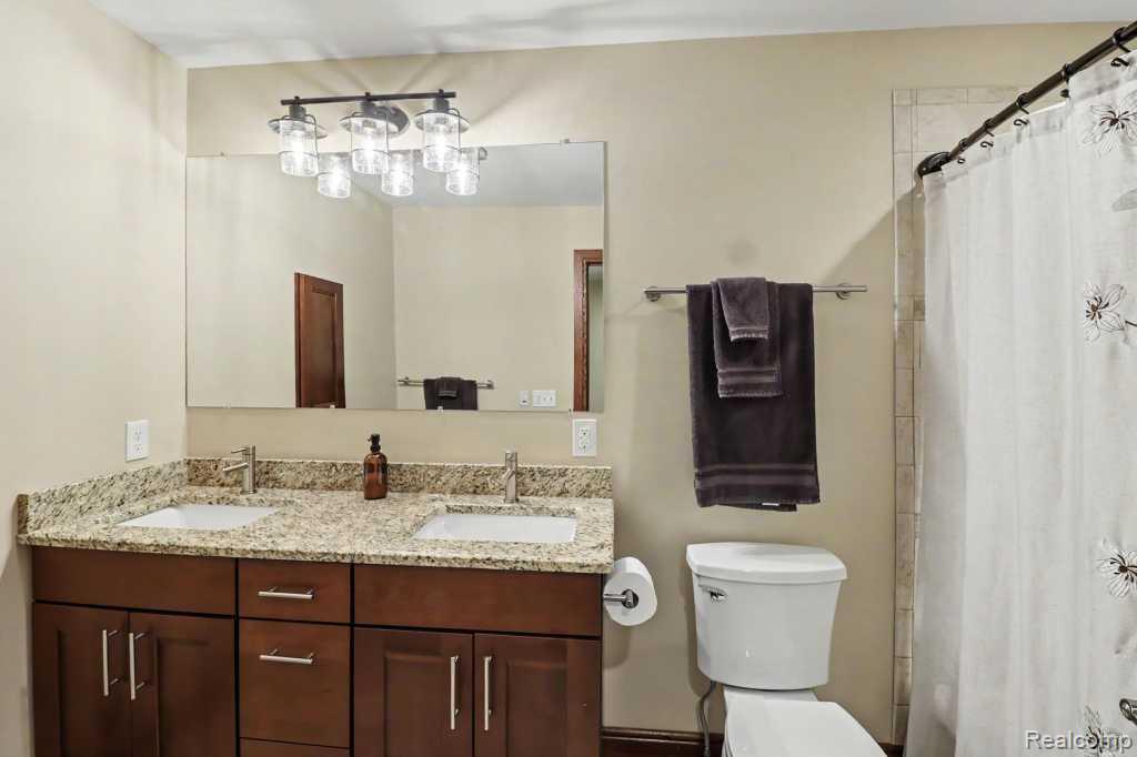 10429 9 Mile Road, Whitmore Lake, MI 48189 — Photo 21