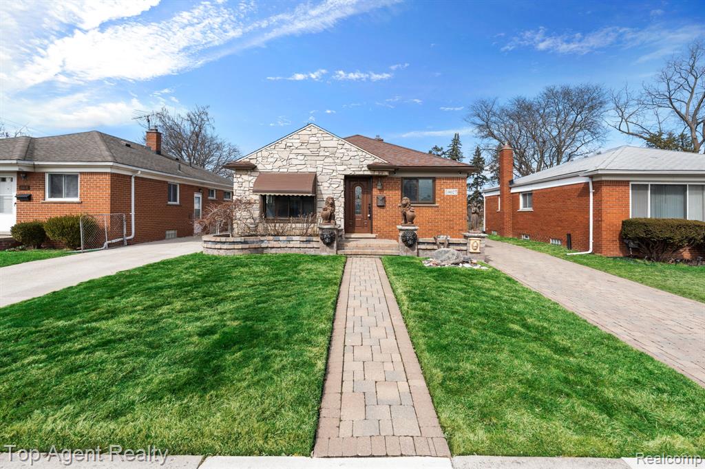 18027 Curtain Avenue, Eastpointe, MI 48021 — Photo 2