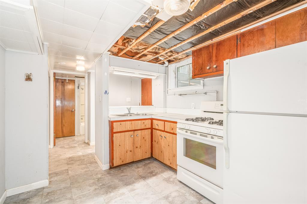 611 N IVANHOE Avenue, Ypsilanti, MI 48198 — Photo 33