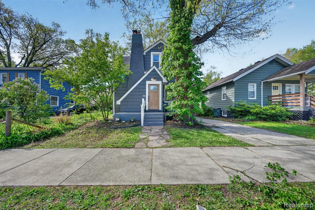 582 E Drayton Street, Ferndale, MI 48220 — Photo 2