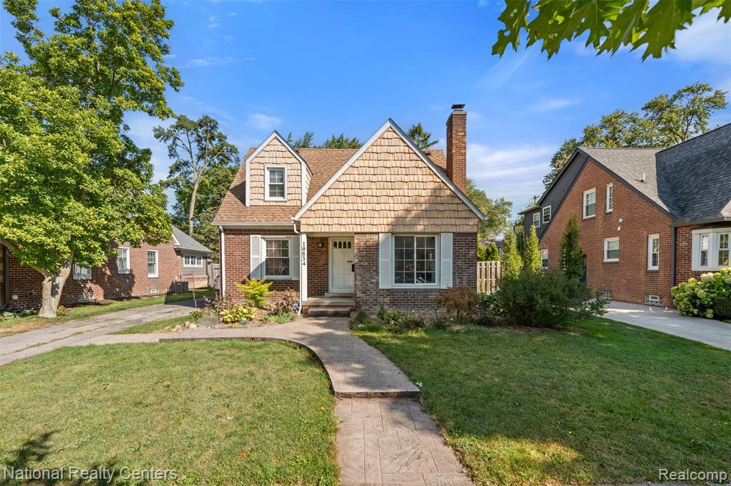 10834 Talbot Avenue, Huntington Woods, MI — Photo 2