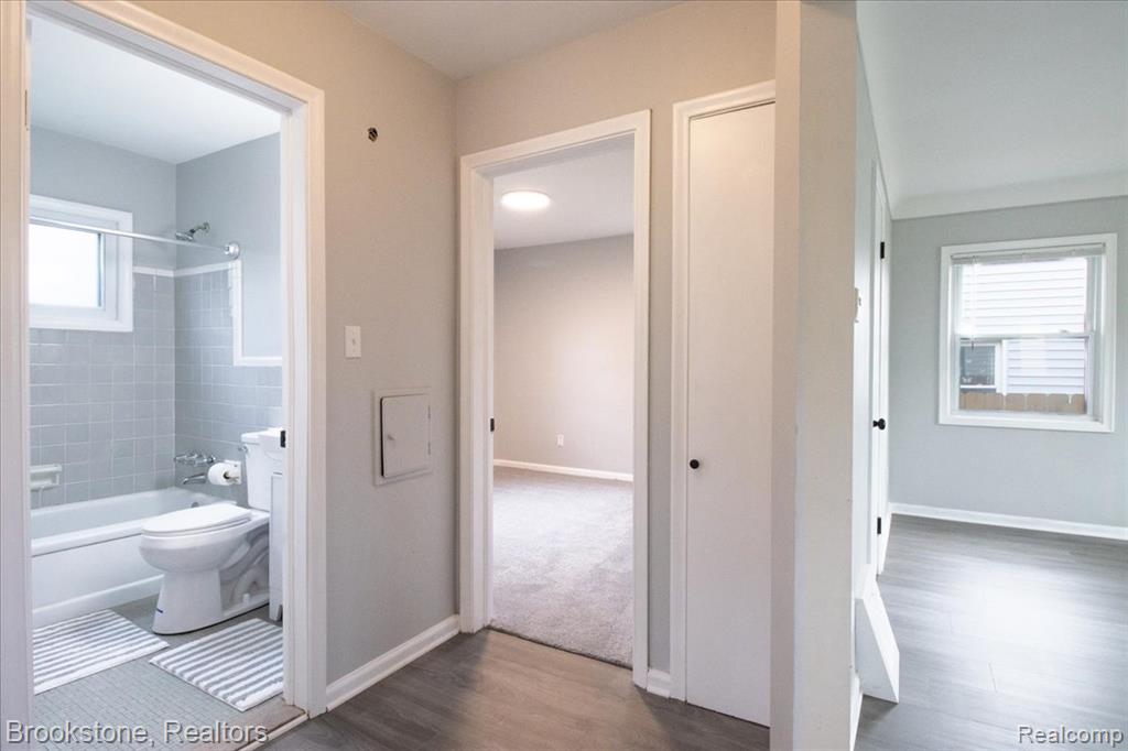 924 E Otis Avenue, Hazel Park, MI 48030 — Photo 10