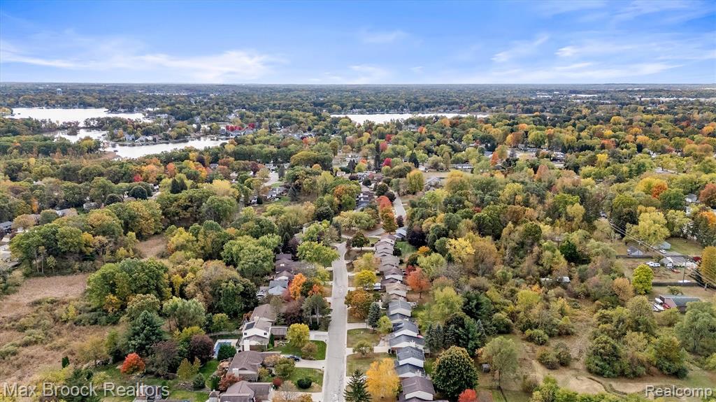 5173 Old Cove Road, Clarkston, MI — Photo 5