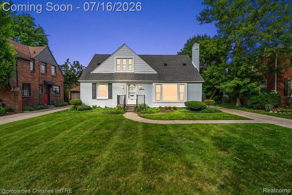26642 York Road, Huntington Woods, MI