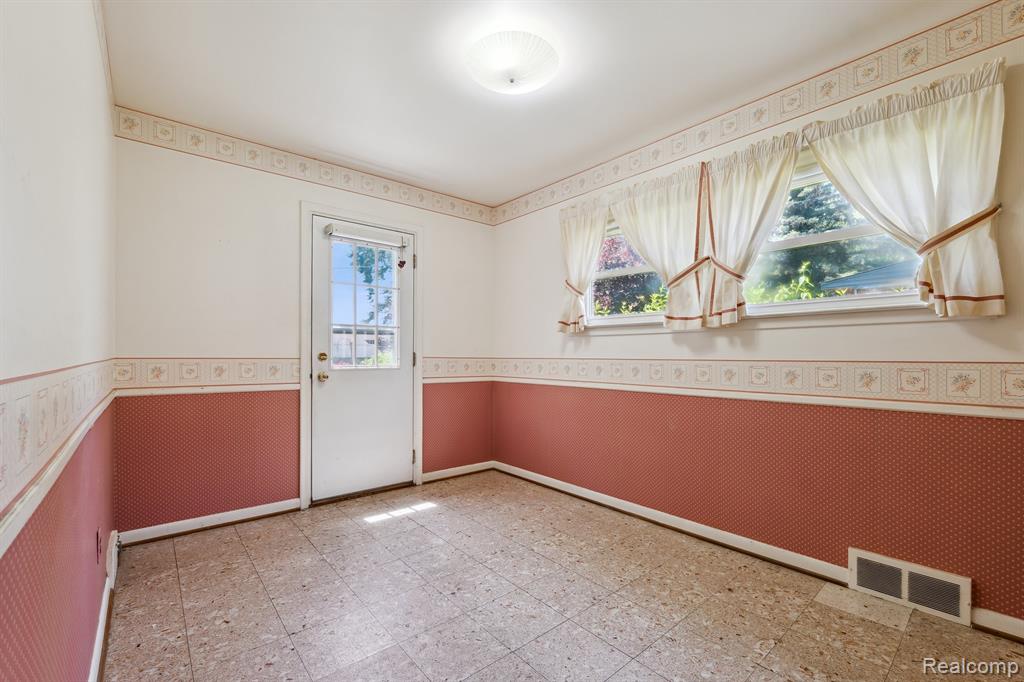 543 Broadacre Avenue, Clawson, MI — Photo 23