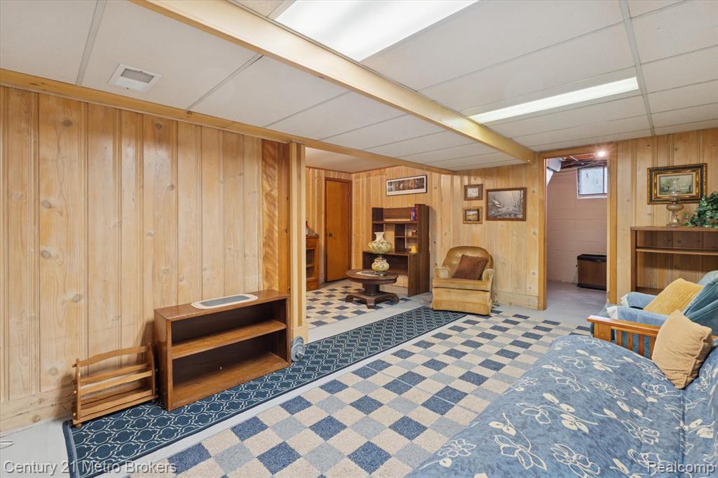4466 S Center Road, Burton, MI 48519 — Photo 35