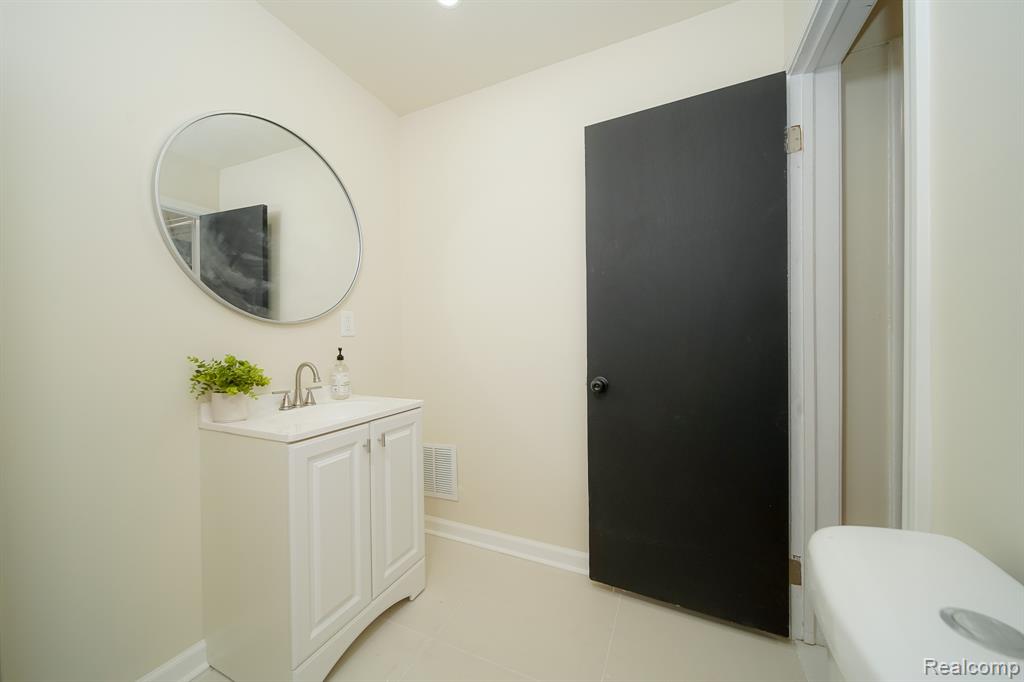5911 Audubon Road, Detroit, MI 48224 — Photo 48