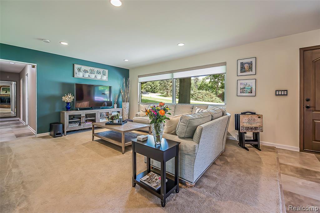 4990 Broomfield Lane, West Bloomfield, MI — Photo 5