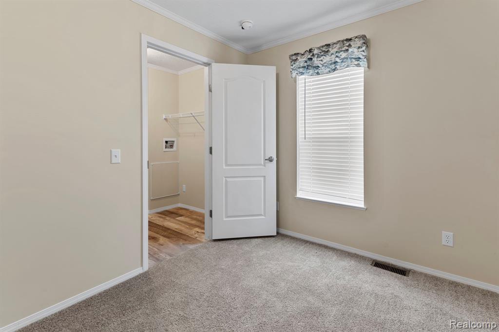 11047 Silver View Court, South Lyon, MI 48178 — Photo 14
