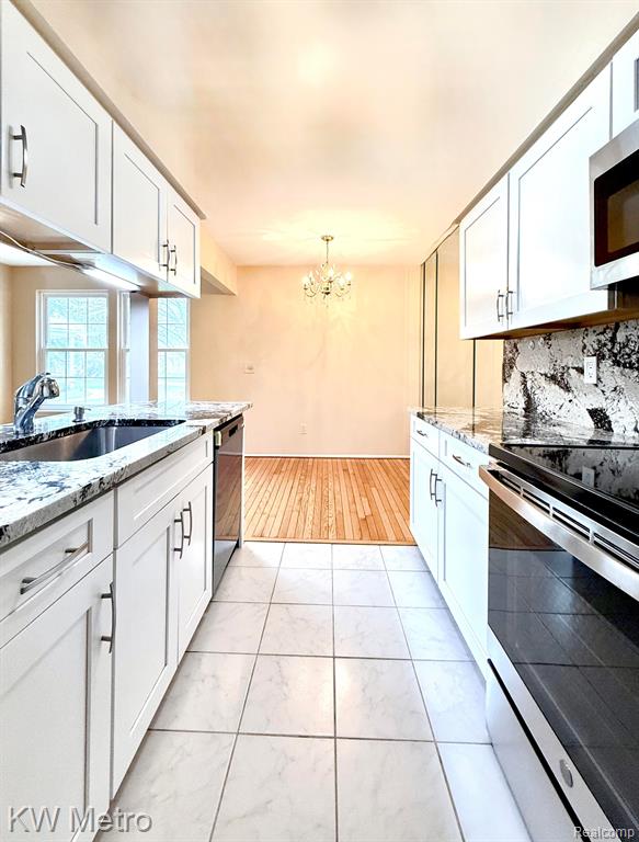 223 NEPTUNE Drive, Walled Lake, MI 48390 — Photo 8