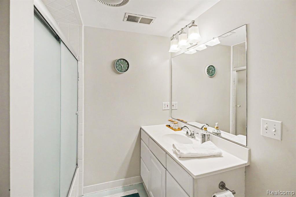678 Summit Ridge Drive, Milford, MI 48381 — Photo 22
