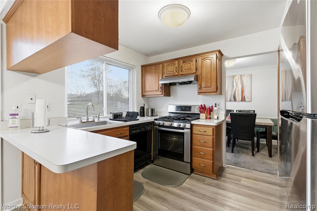 22415 Cranbrooke Drive, Novi, MI — Photo 9