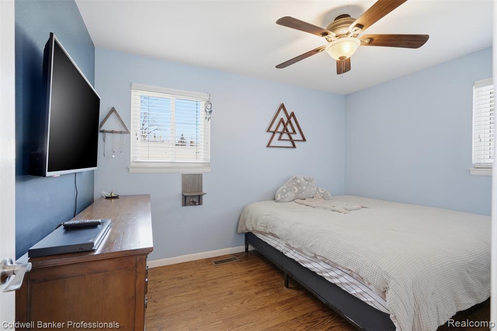 28816 Groveland Street, Madison Heights, MI 48071 — Photo 12