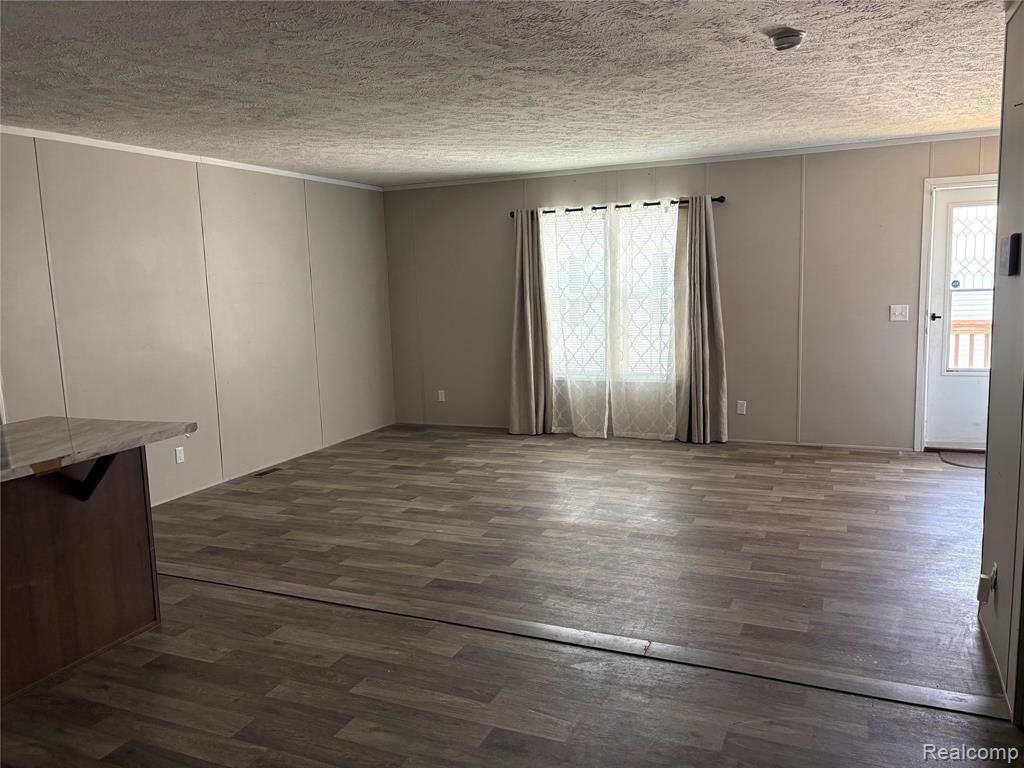 4229 Hillary Creek, Burton, MI 48519 — Photo 8