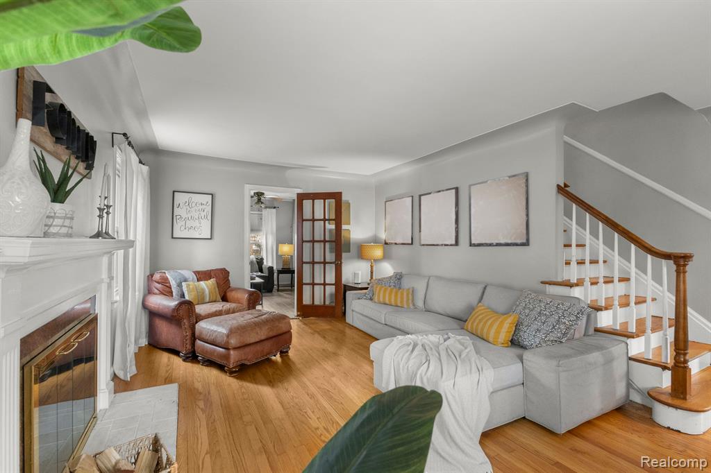 916 N MELBORN Street, Dearborn, MI 48128 — Photo 18