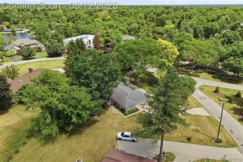 6998 Meadowlake Road, Bloomfield Hills, MI 48301 — Photo 45