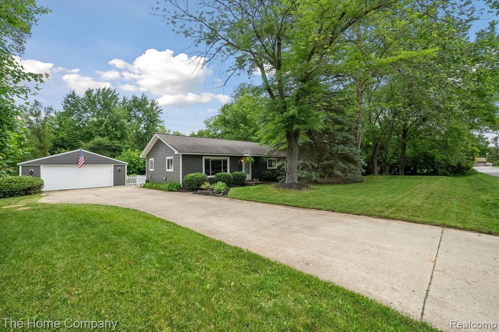 764 Dunreath Street, Wolverine Lake, MI 48390 — Photo 3