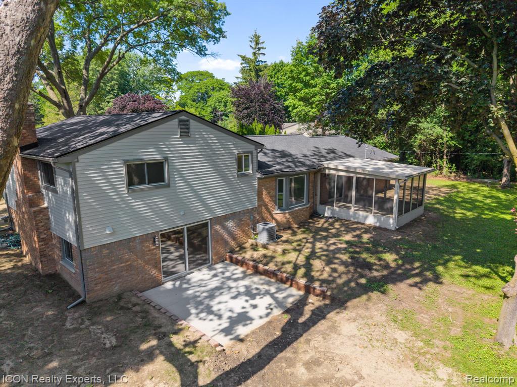 4089 Aberdeen Court, West Bloomfield, MI 48323 — Photo 53