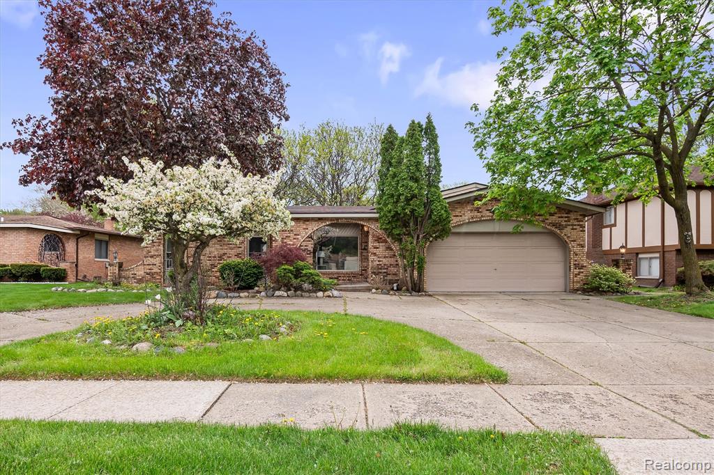 11326 Common Road, Warren, MI 48093 — Photo 2