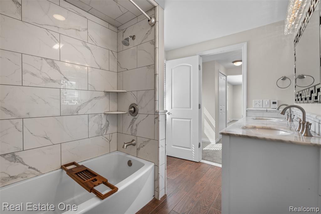 4090 Middlebury Drive, Troy, MI 48085 — Photo 43