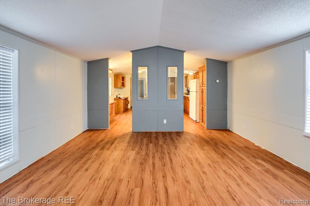 17101 Kropf Avenue, Davisburg, MI 48350 — Photo 11