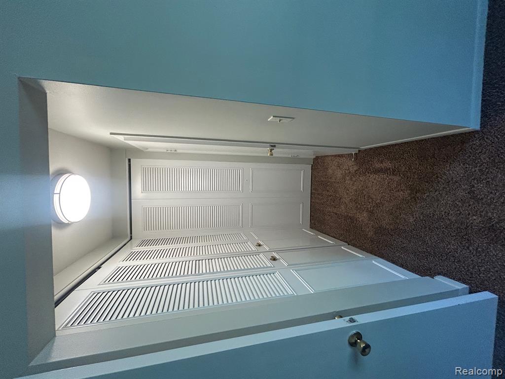 436 S FOX HILLS DR APT 5, Bloomfield Hills, MI 48304 — Photo 32